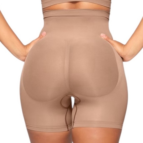 NEW SKIMS Seamless  Shapewear Shorts  SIENNA - Picture 4 of 7
